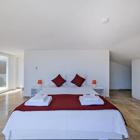 וילה Lumiere 3 *