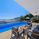 Lumiere 3 Villa
